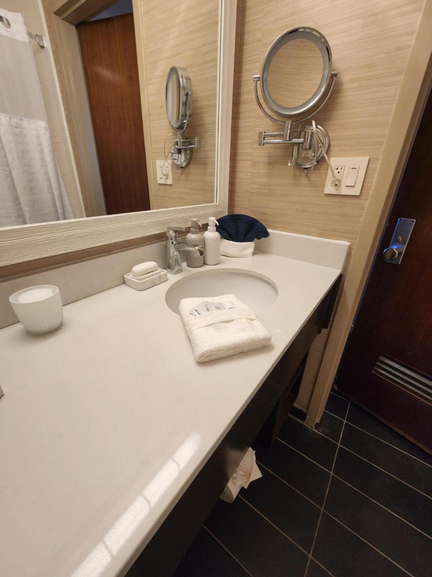 Illinois Hotel